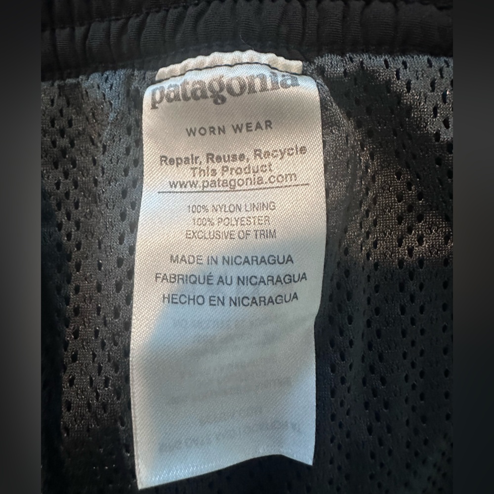 Patagonia Men's Baggies 7” Mesh Lining Shorts - Medium - Picture 8 of 8